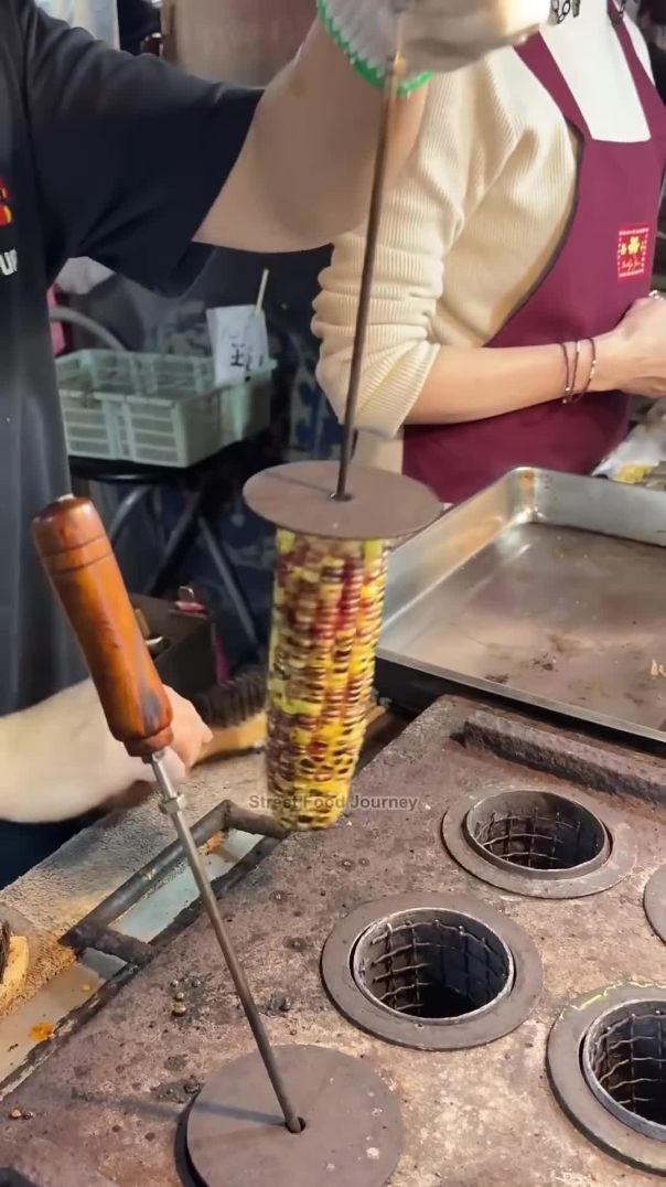 The Most Popular Spicy Grilled Corn In Taiwan(1080P_60FPS)