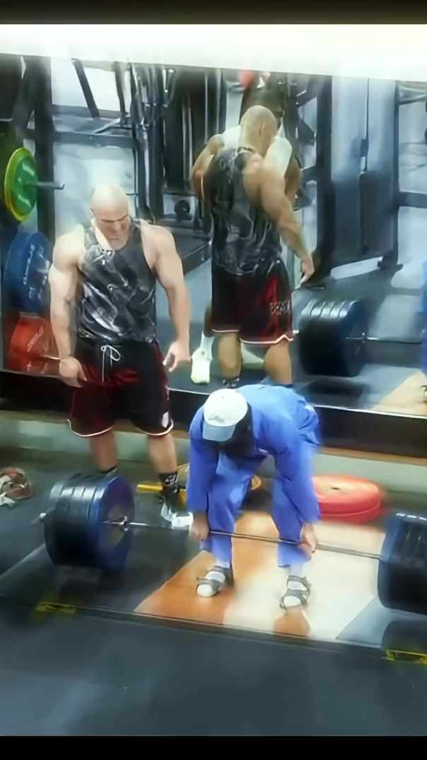 Anatoly abs exposed😳 _gym _anatolyprank _abs _frank(1080P_HD)