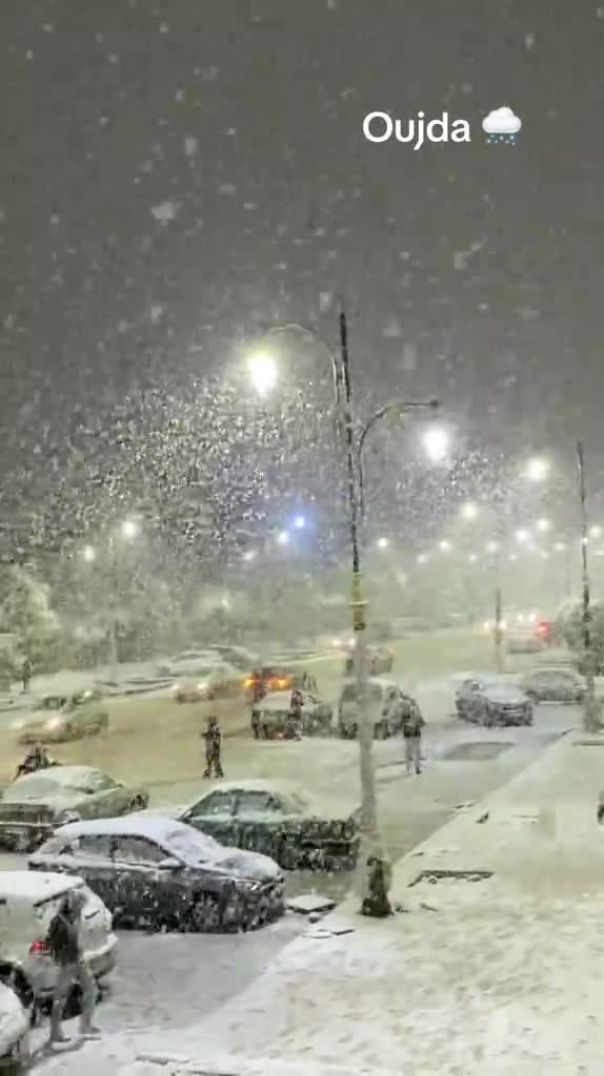 هادي 20 عام ماطاح الثلج فوجدة سبحان الله