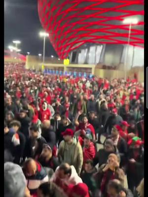 الجماهير المغربية داخلة بالدعاء للملعب يارب لا تخيبنا