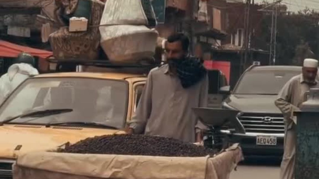 ليتني ما كبرت يا أمي